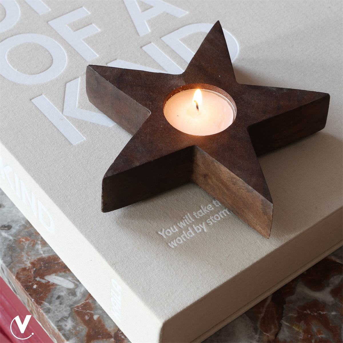 Kaarshouder Ellicot walnut Ø15 x H3 cm (Walnut Ø15 x H3 cm)